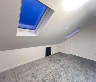 Palmerston Crescent, London, N13 - Photo 3