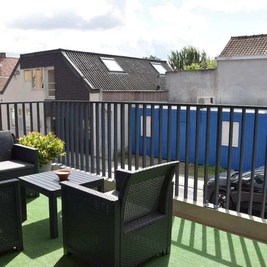 Ruim appartement in Wevelgem met vlotte bereikbaarheid - Photo 1