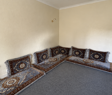 4 bedroom semi-detached house to rent - Photo 3