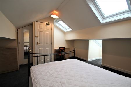 Headingley Avenue, Headingley, LS6 3EP, Leeds - Photo 3