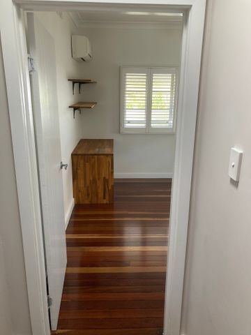 Wynnum West - Photo 2