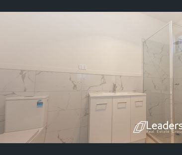 Modern Townhouse Near Austin Hospital - Photo 3