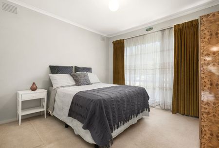 MULGRAVE’S HIDDEN GEM – SPACIOUS FAMILY HOME WITH TIMELESS CHARM! - Photo 3