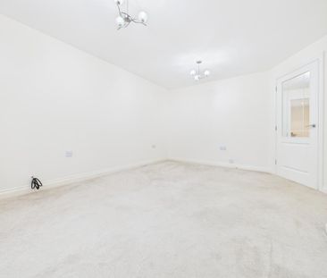 4 bedroom semi-detached house to rent - Photo 4