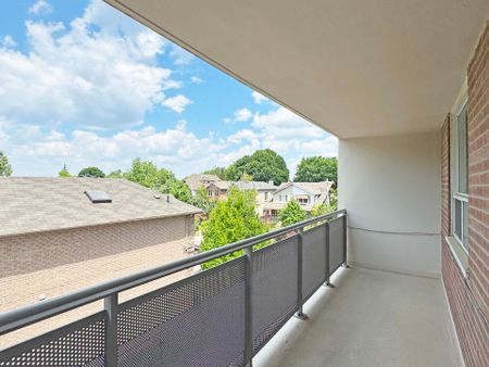 For Lease - 490 Eglinton Avenue Unit# 404, Toronto, Ontario - Photo 4