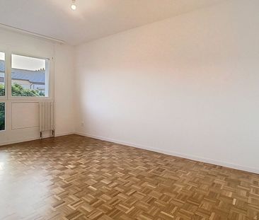 SUPERBE APPARTEMENT 3.5 PCES ENTIEREMENT RENOVE DE 100M2 - Photo 4