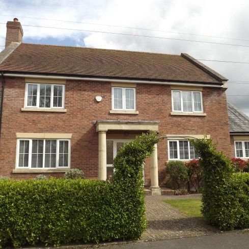 Ferndown - Photo 1