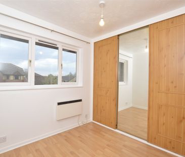 Rossignol Gardens, Carshalton, Surrey, SM5 - Photo 6