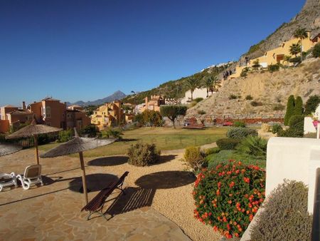 2 BEDROOM FLAT IN MASCARAT WITH STUNNING SEA VIEWS - Photo 3