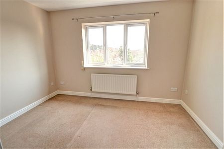 2 bedroom mid terraced house to rent, - Photo 4