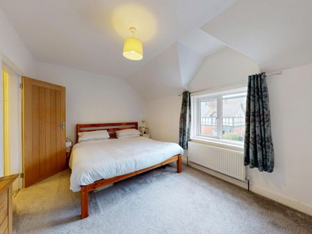 3 bedroom end of terrace house to rent - Photo 4