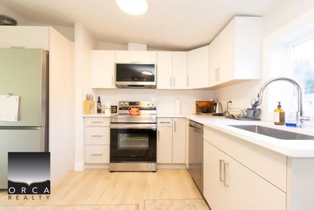 2708 Hope Street, Port Moody - Photo 3