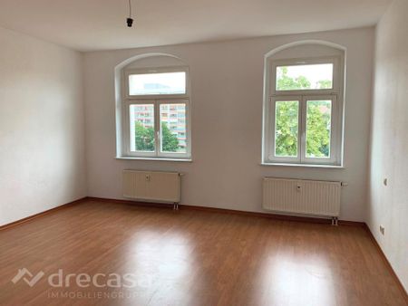 Zentrale und helle 2-Raum Wohnung mit Küche - Photo 2