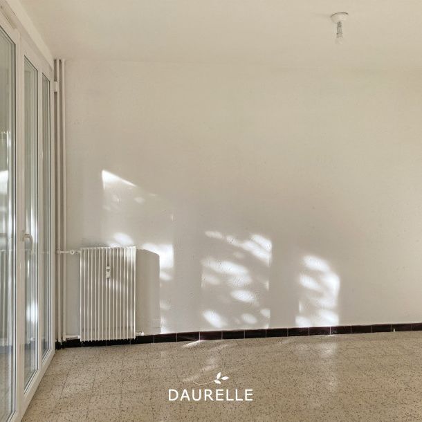 Location Appartement 3 pièces 72m² CHATEAURENARD 13160 - Photo 1