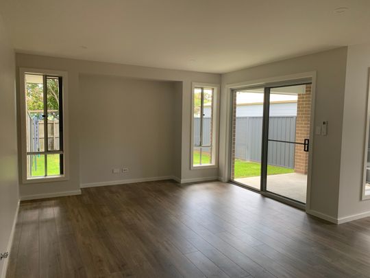 Modern duplex in Lake Munmorah - Photo 1