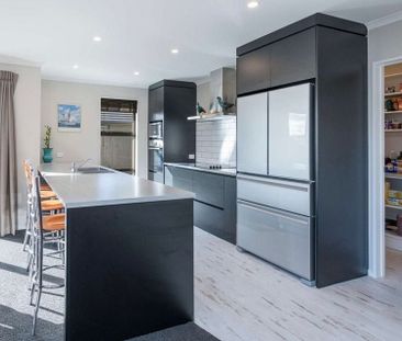 Family home in Hart Rise - Photo 3