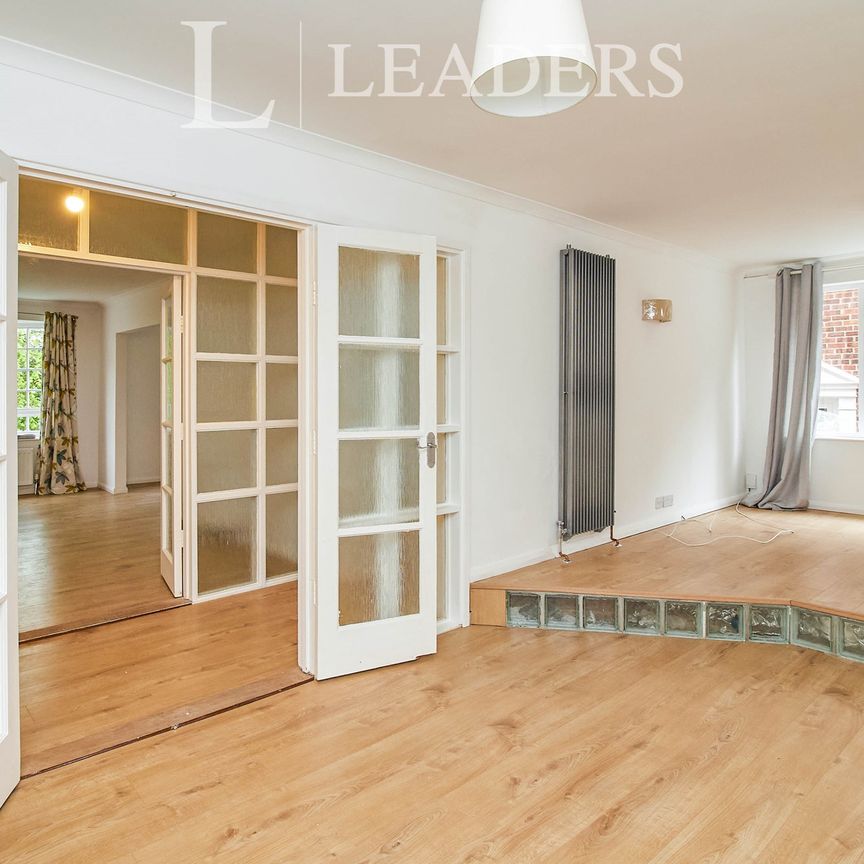 3 bedroom apartment to rent Melville Court, Nottingham, NG3 - Photo 1