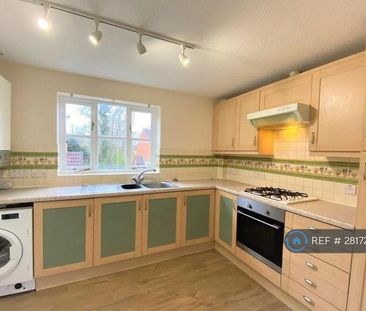 2 bedroom maisonette to rent - Photo 2