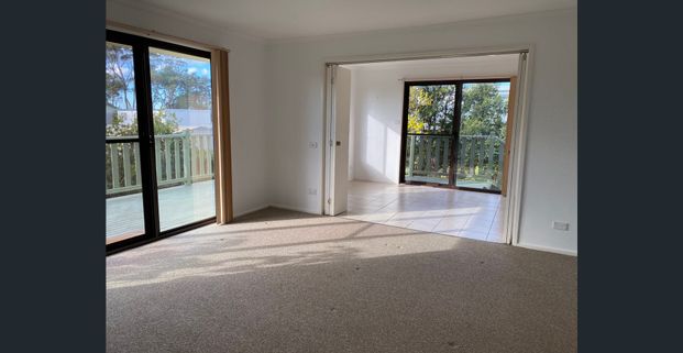 Coastal Home with Studio - Photo 1