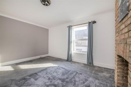 2 bed House - Mid Terrace To Let - Photo 2