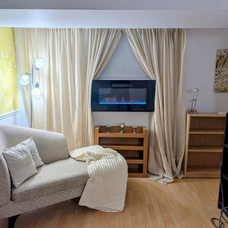 Batcheleur Grand 2 1/2 , Entièrement meublé, tout inclus (Secteur Boisé du Golf) Secteur Privilégié ! - Photo 3