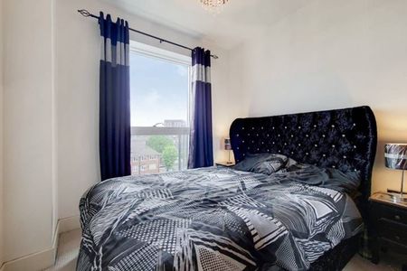 2 Bed Flat, Lyon Road, HA1 - Photo 4