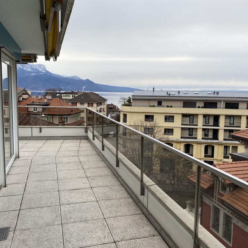 Magnifique appartement très lumineux de 4,5 p. au dernier étage, superbe vue sur le lac et le Lavaux. - Photo 1