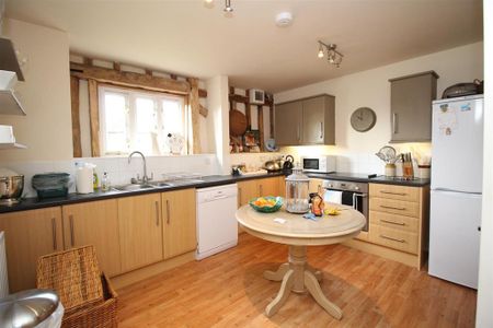 4 bedroom house to rent - Photo 3