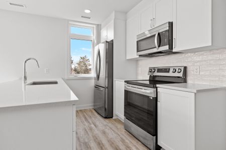 For Lease - 3 BEDALE Drive Unit# 204, Crystal Bay - Rocky Point - Bayshore, Ontario - Photo 4