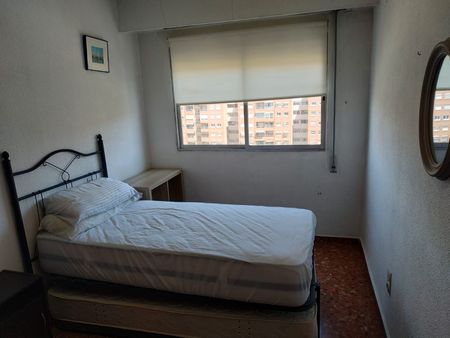 Piso de alquiler en Avinguda de Blasco Ibáñez, Ciutat Jardí - Photo 4