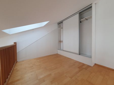 Atelierartige Dachgeschoss - Loftwohnung mit Terrasse - Photo 2