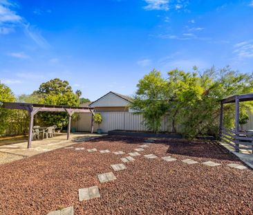 Beautifully Presented 4 Bedroom Family Home - Photo 4