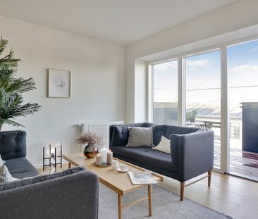 Skøn 4-værelses lejlighed med plads til hele familien og altan - Photo 4
