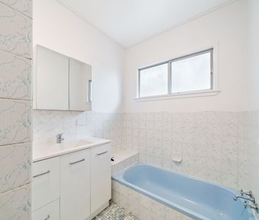 Charming Renovated Timber Home Surrounded by Nature - Photo 5