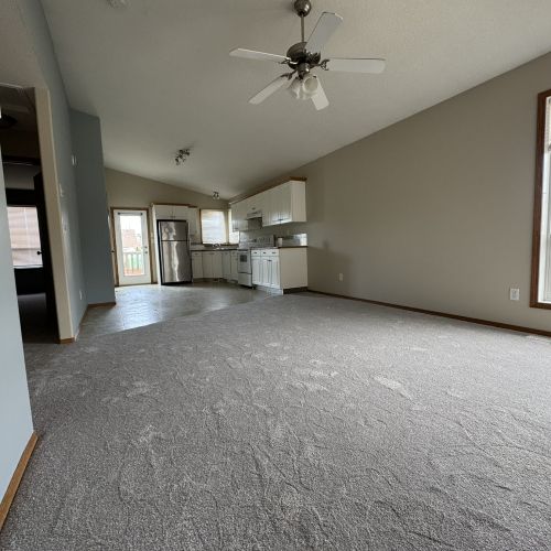 Spacious 3-Bed, 1-Bath Main with Fenced Yard! - Photo 1