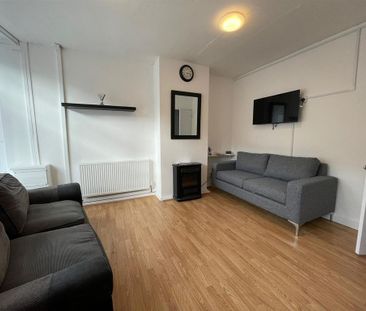 1 bedroom private hall to rent - Photo 1