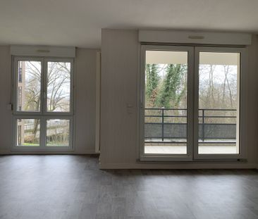 Location Appartement 3 pièces 81m² SARREGUEMINES 57200 - Photo 2
