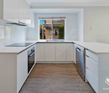 Stylish & Convenient Living in the Heart of Yeronga! - Photo 5