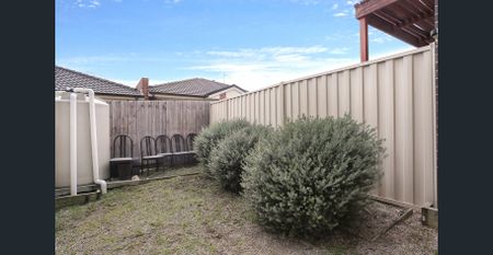 LUXURY LIVING IN GREAT LOCATION - Photo 4