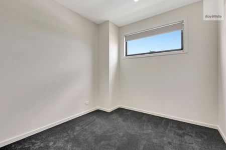 19 Rakia Lane, Fraser Rise VIC 3336 - Townhouse For Rent | Domain - Photo 4