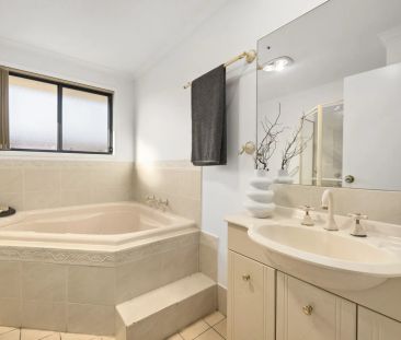 Four-Bedroom House - Photo 2
