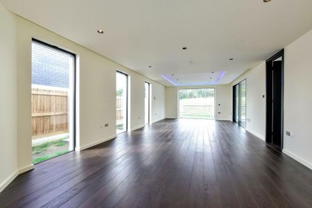 7 bedroom detached house to rent - Photo 4