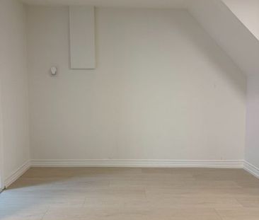For Lease - 152 Barker Avenue Unit# Lower, Toronto, Ontario - Photo 1