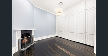 Elegant Family Home with Self-Contained Apartment - Photo 2