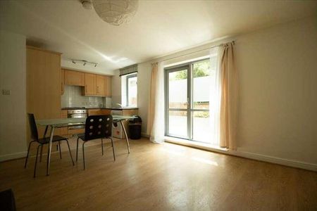 Wallace Court, Balham High Road, London, SW17 - Photo 4