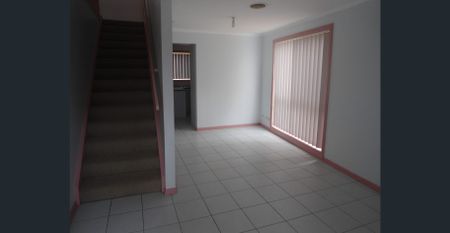 Townhouse Living! - Photo 3