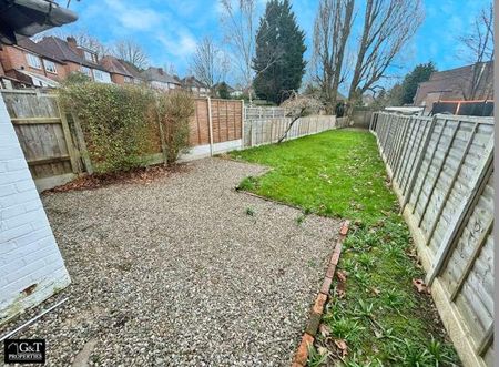 Broughton Crescent, Birmingham, B31 - Photo 2