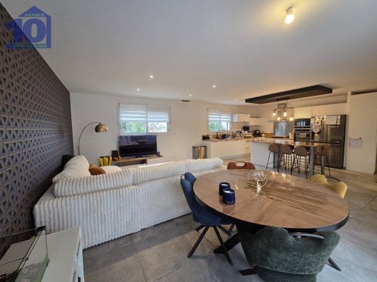 Location Maison 7 pièces 131m² SAUVIAN 34410 - Photo 1