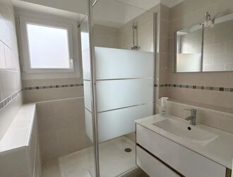 Location Appartement 4 pièces 94 m2 à Salon-de-Provence - Photo 4