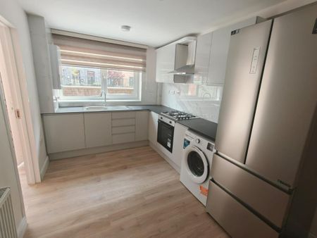 3 bedroom maisonette to rent - Photo 5